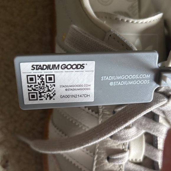 Adidas Samba OG Beige and White Sneakers - Picture 7 of 7